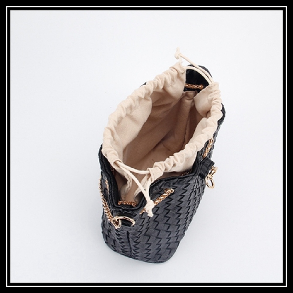 NEW PROVENCE Weaved Drawstring Bucket Bag - Picture 5 of 6